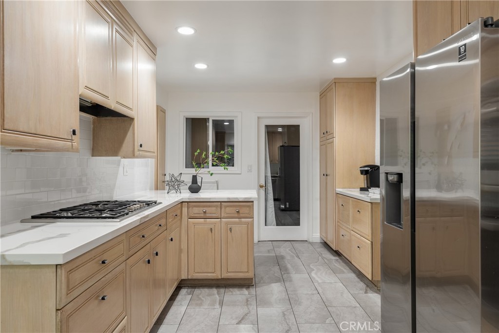 5544 Greenleaf