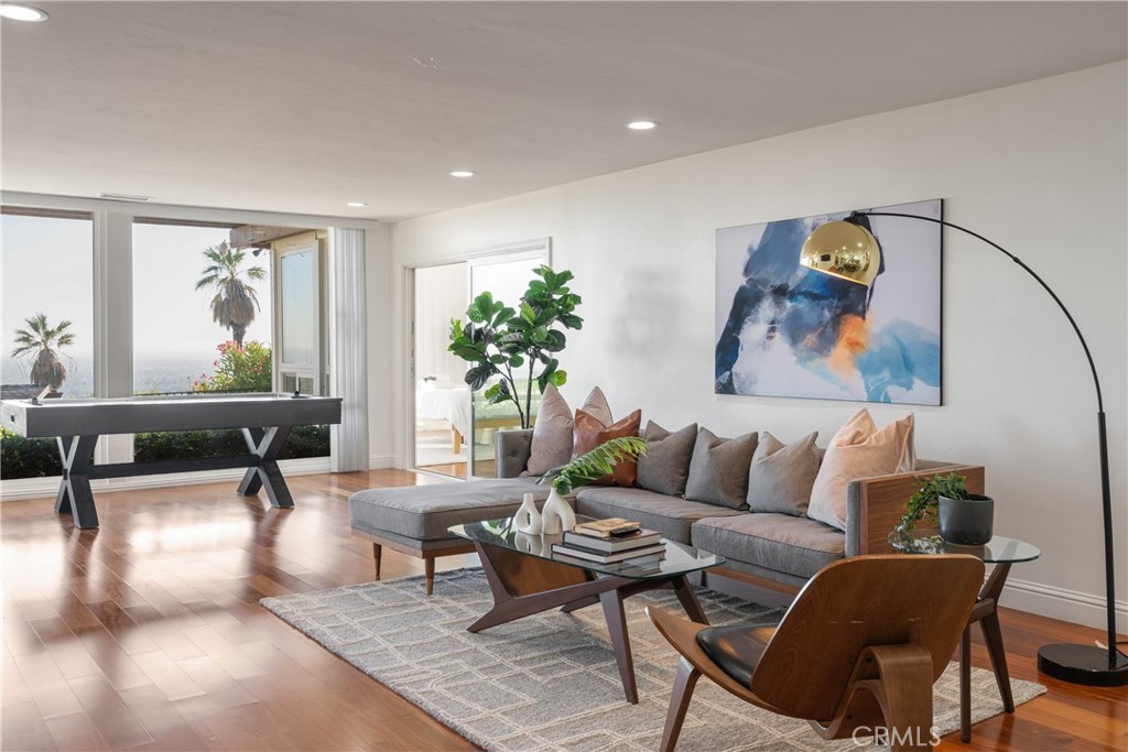 5544 Greenleaf
