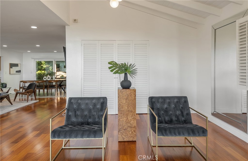 5544 Greenleaf