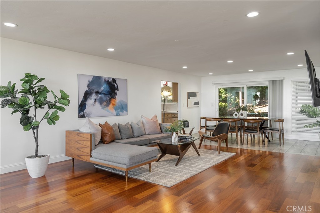 5544 Greenleaf