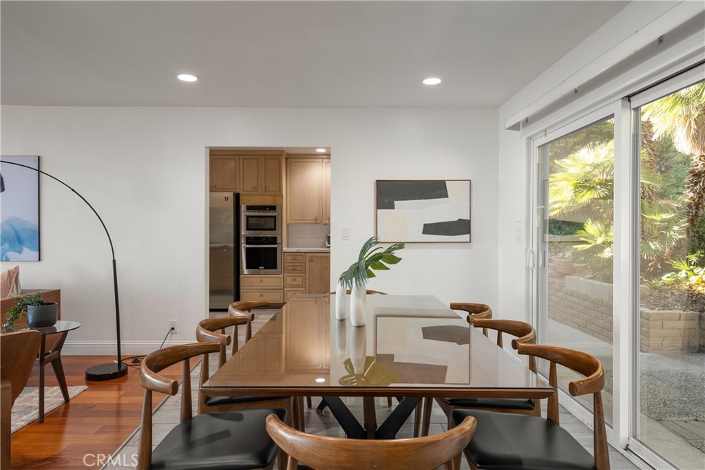 5544 Greenleaf