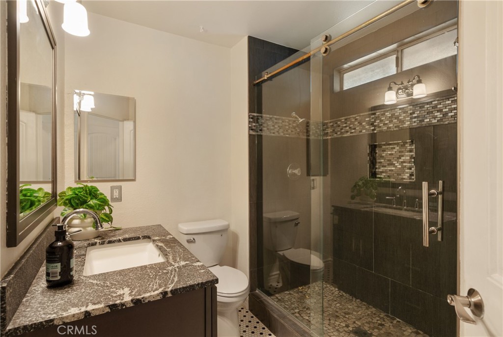 649 E Merion