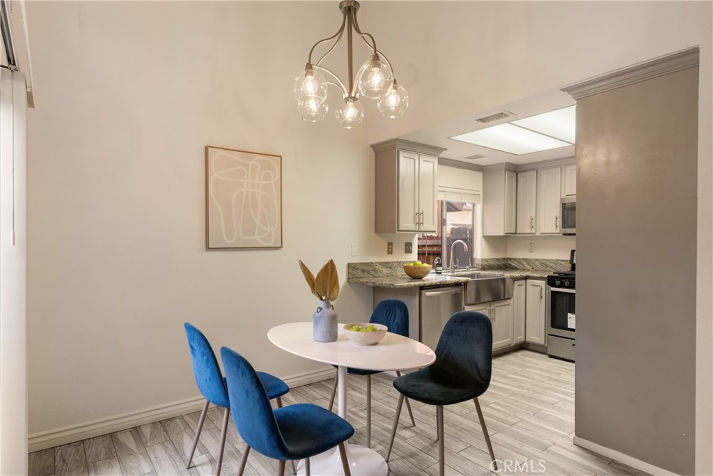649 E Merion
