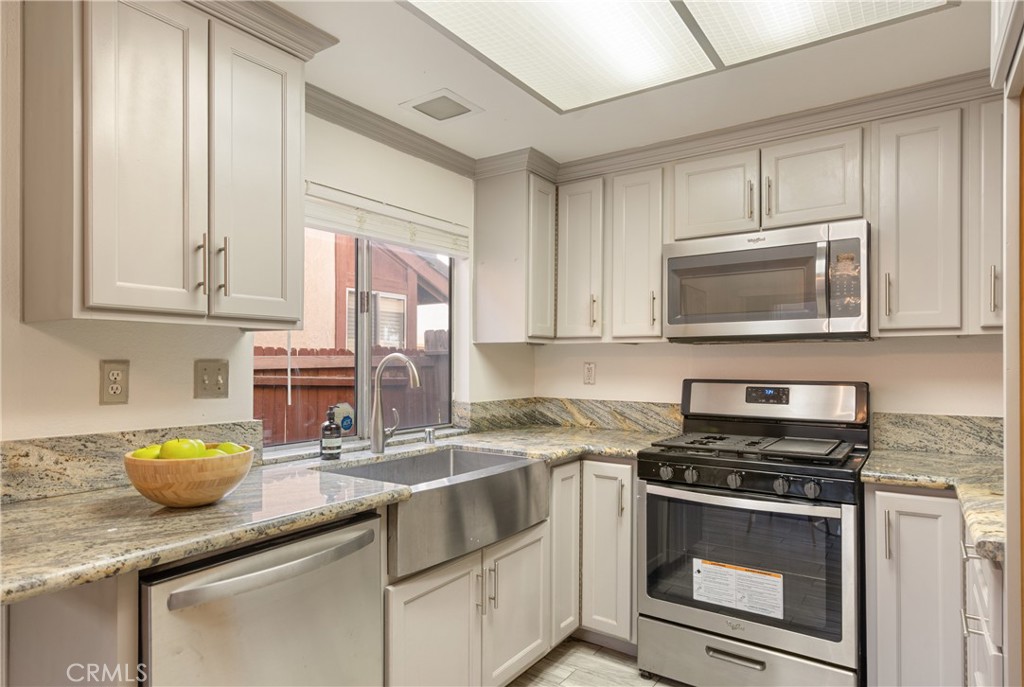 649 E Merion