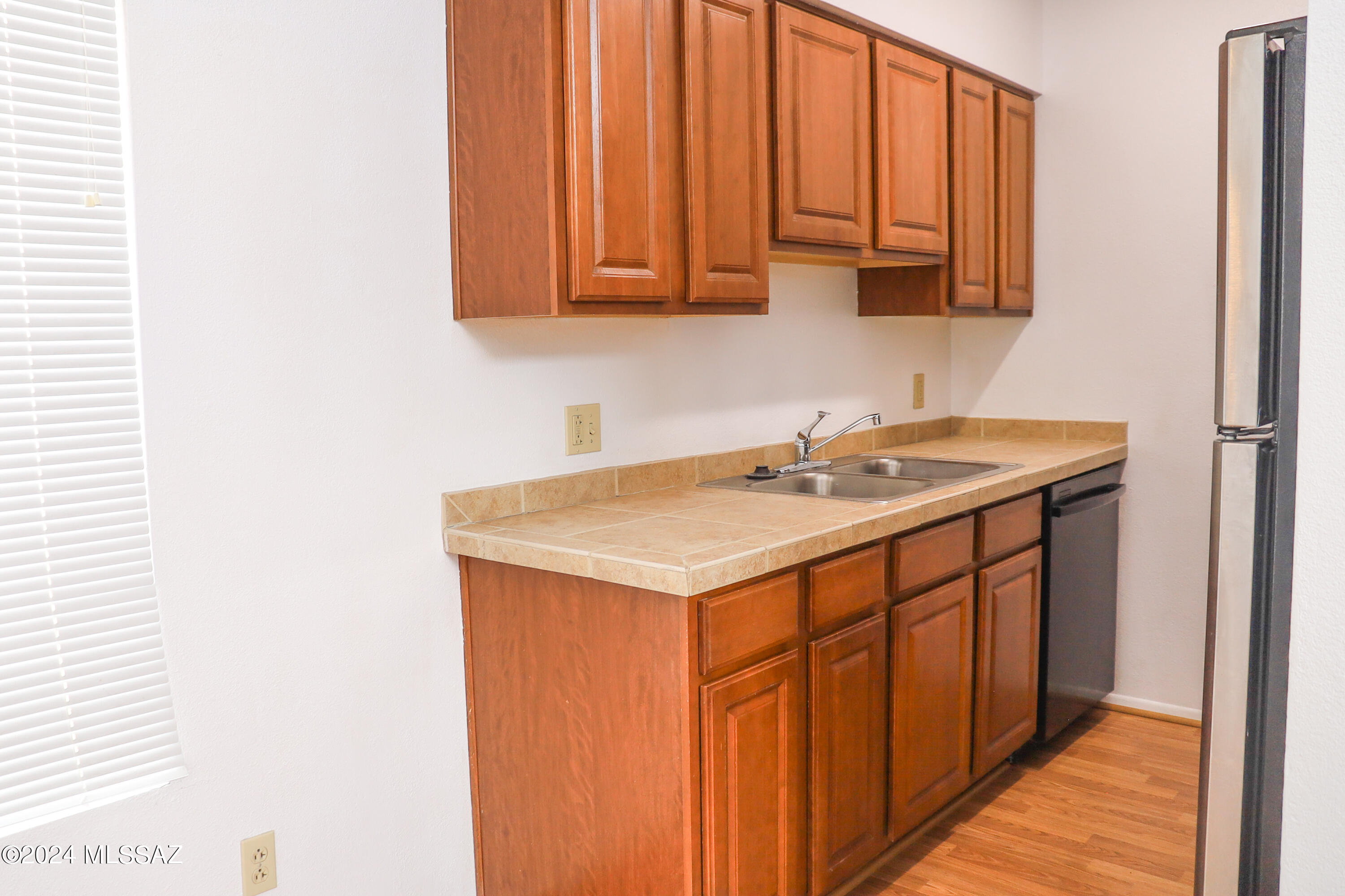 1810 E Blacklidge Drive Unit: 826