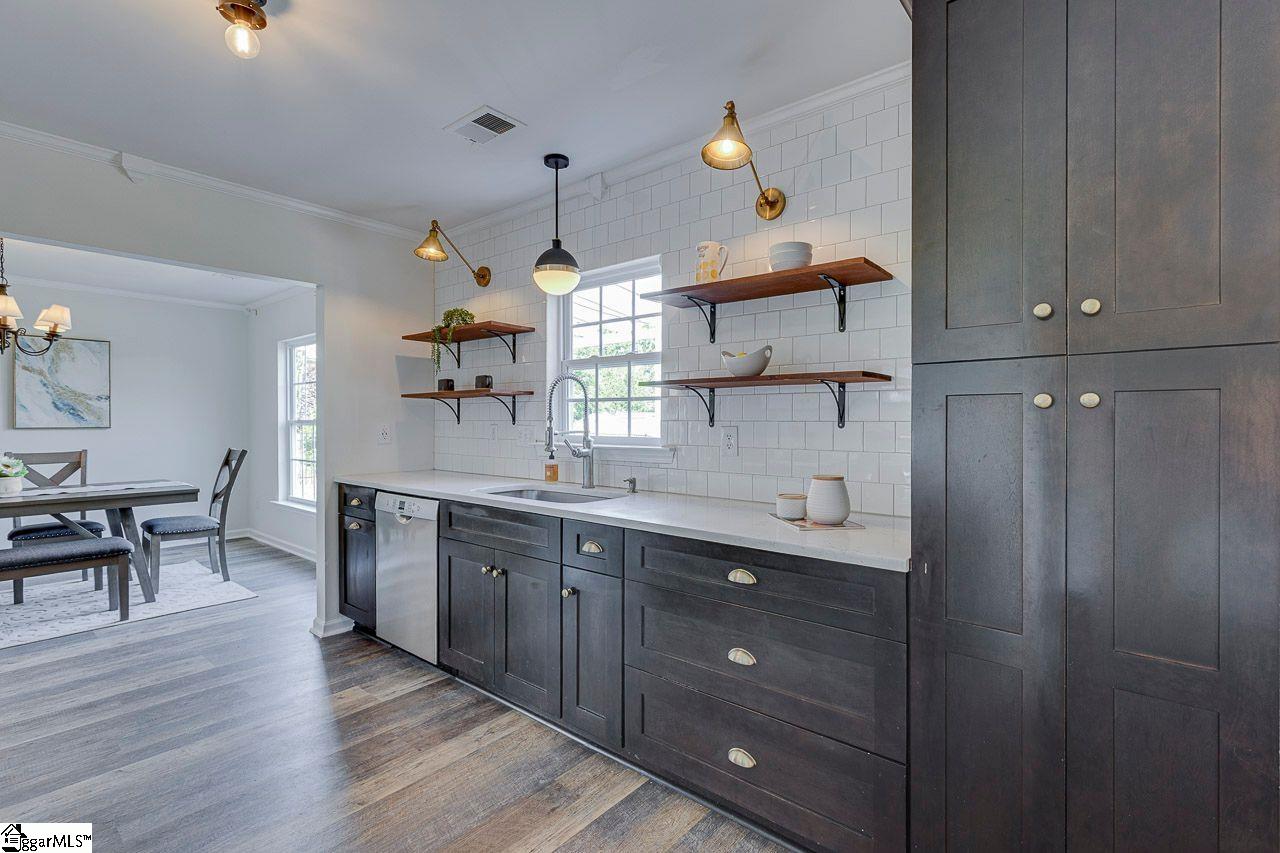 106 Hickory Valley Way