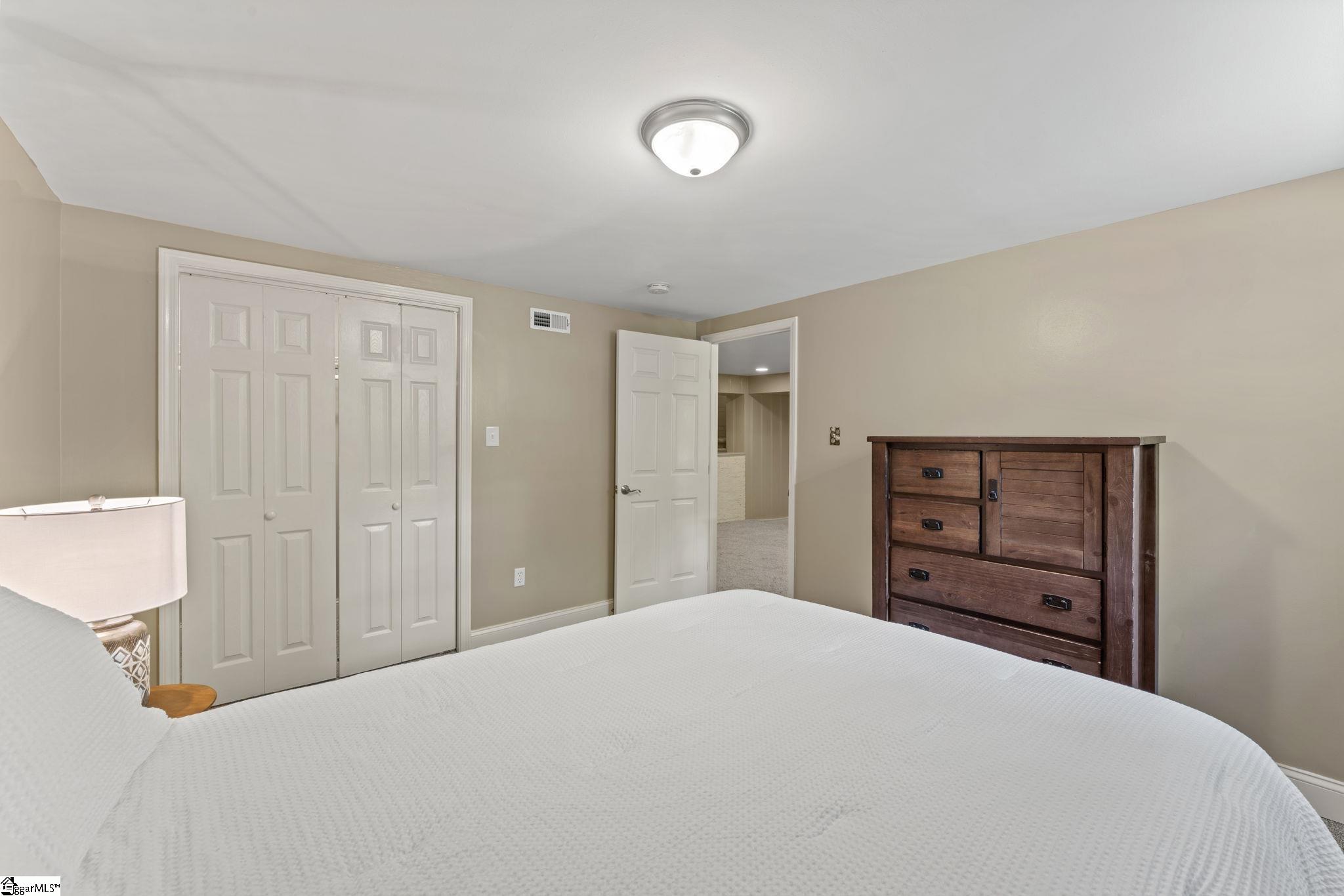 119 W Victoria Road