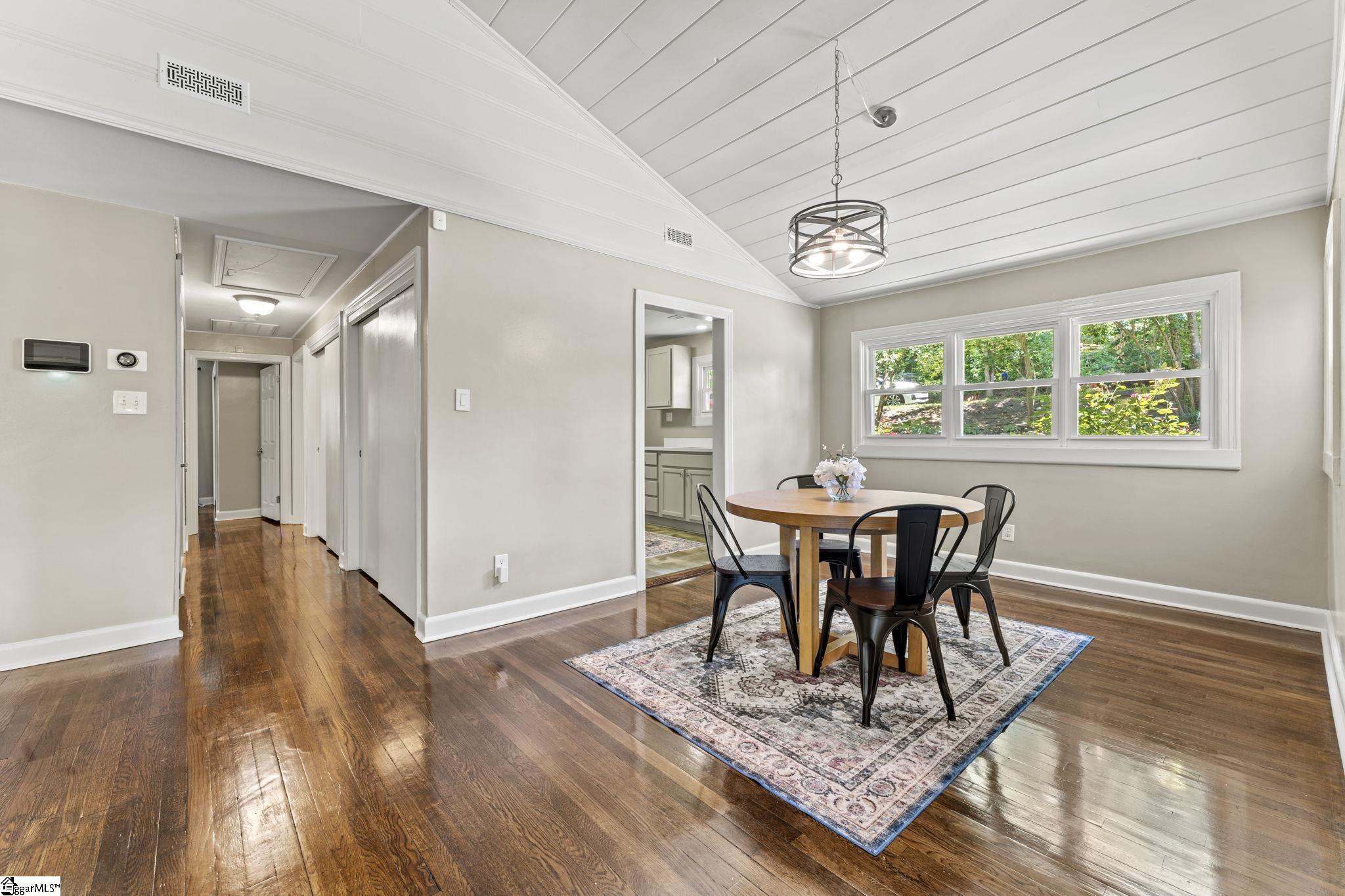 119 W Victoria Road