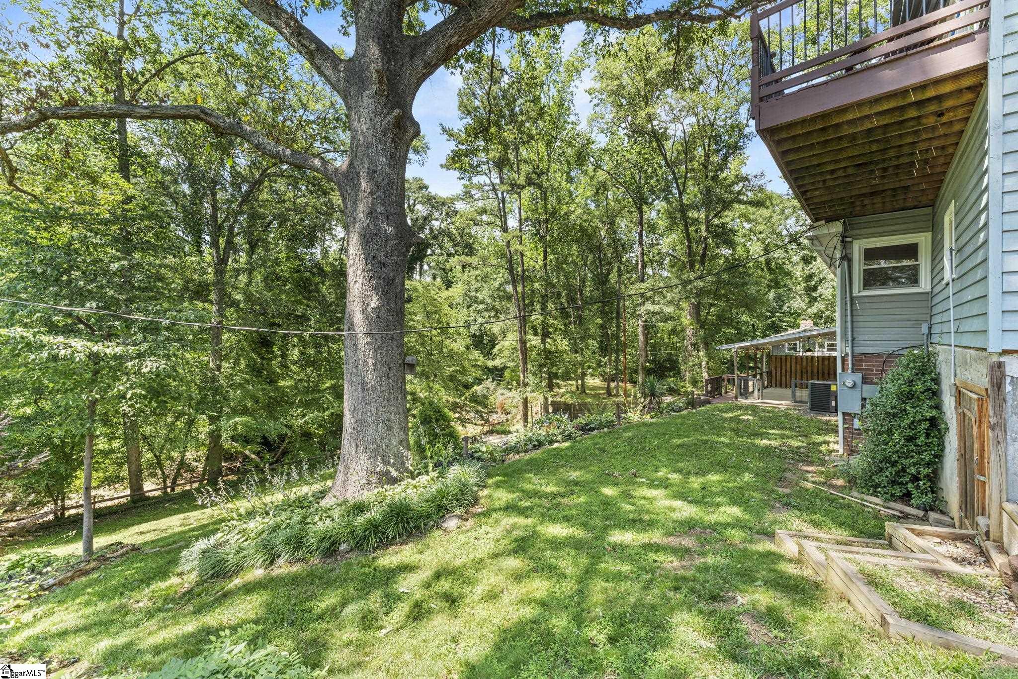 119 W Victoria Road