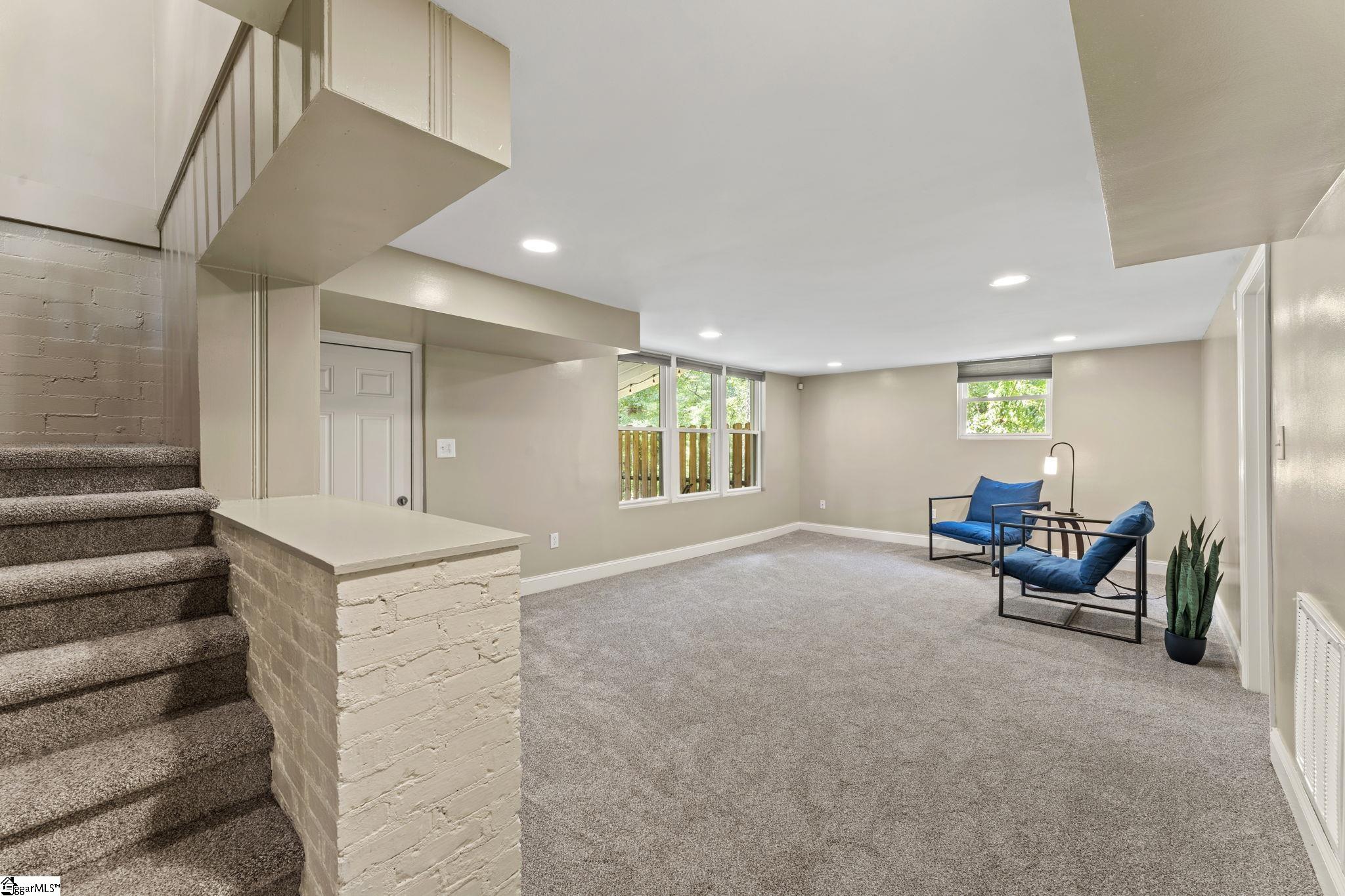 119 W Victoria Road