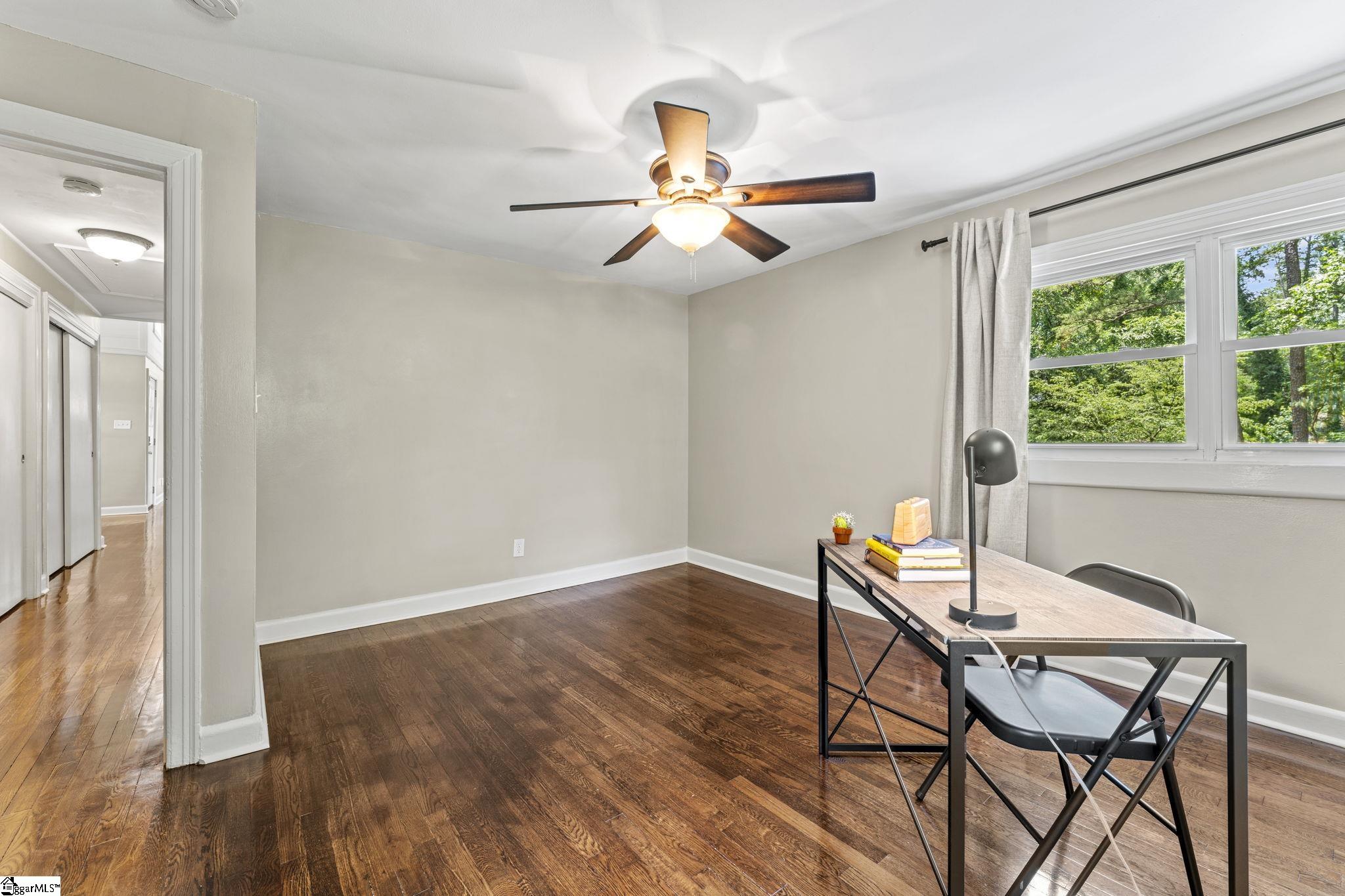 119 W Victoria Road