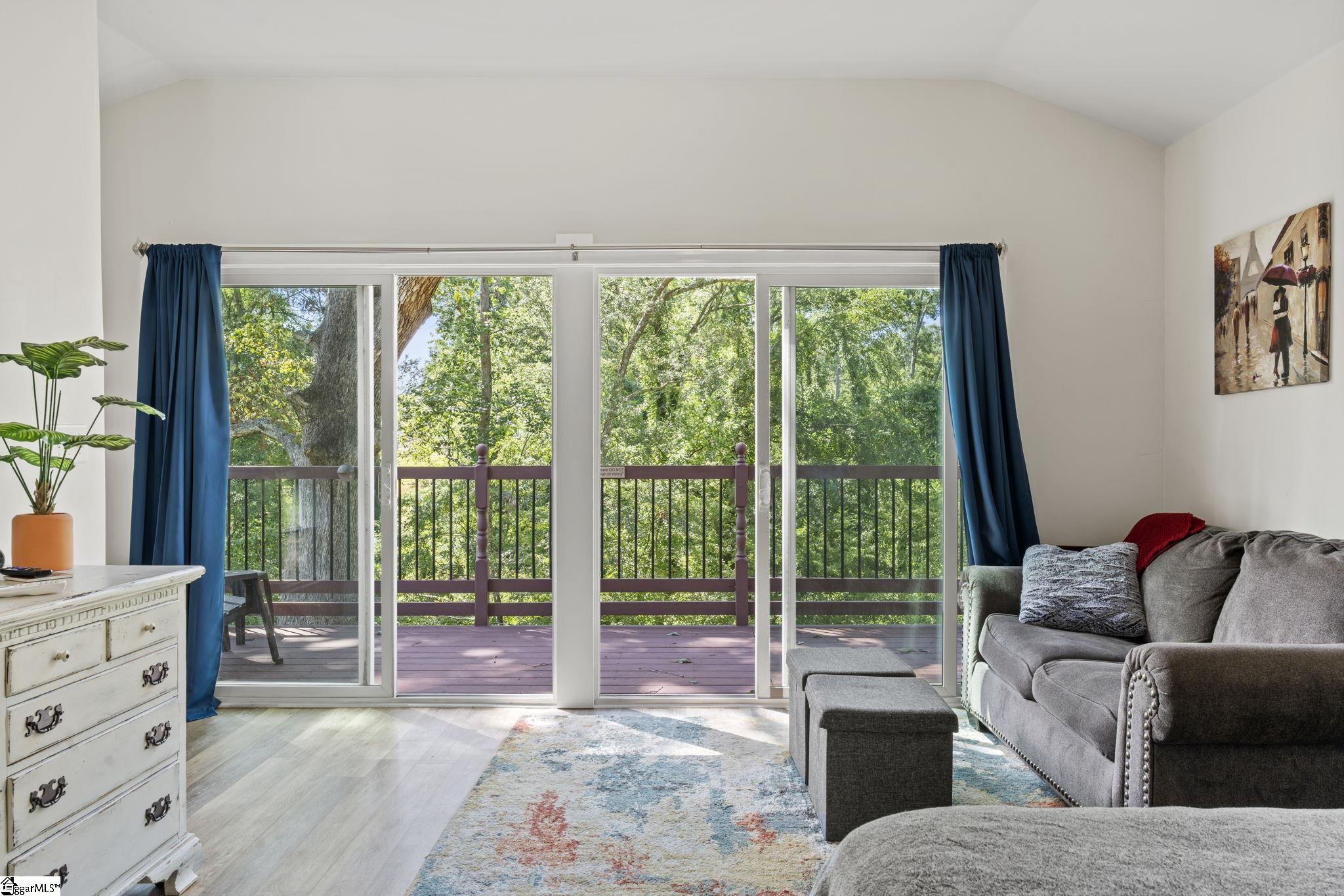 119 W Victoria Road