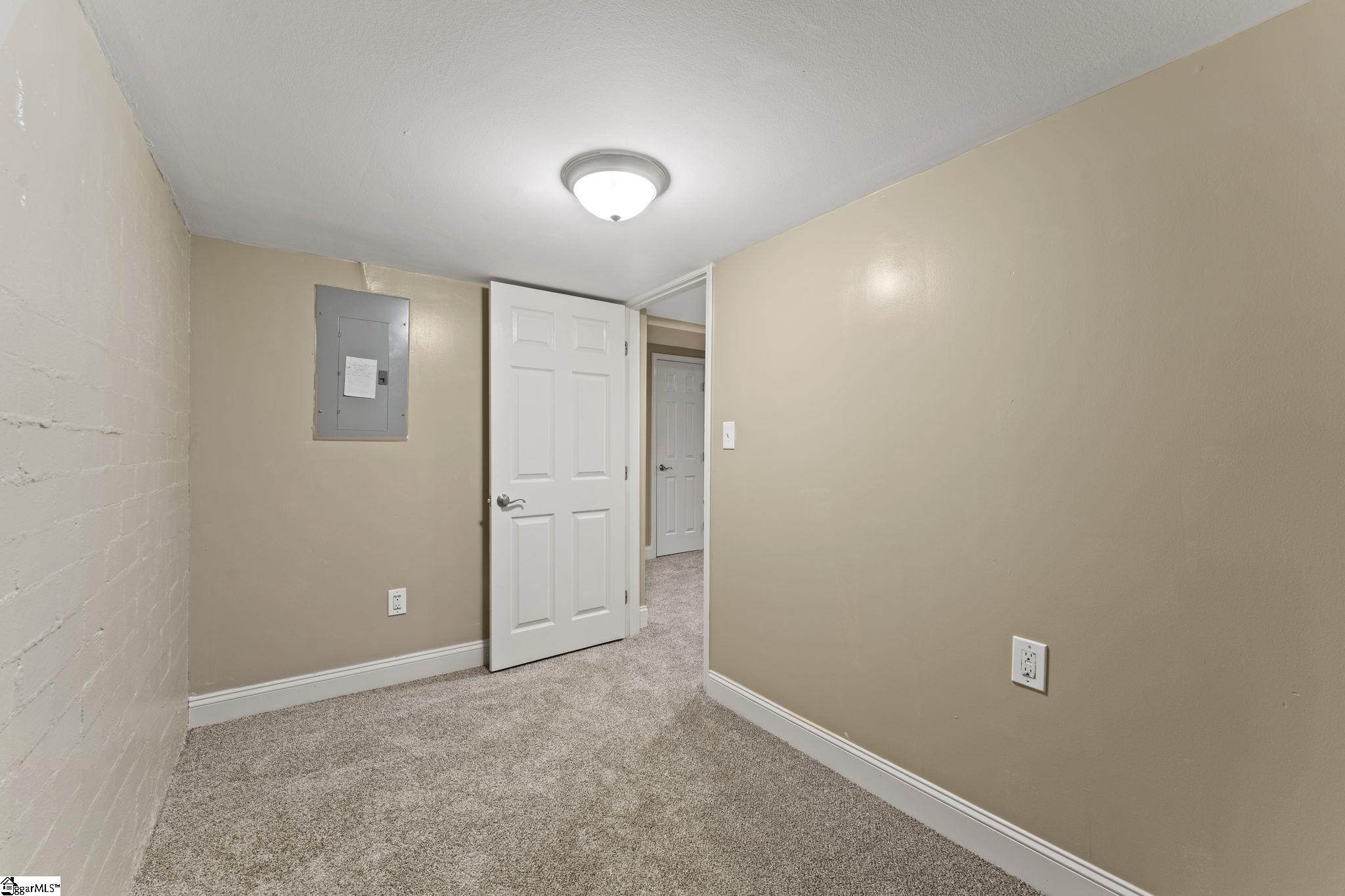 119 W Victoria Road