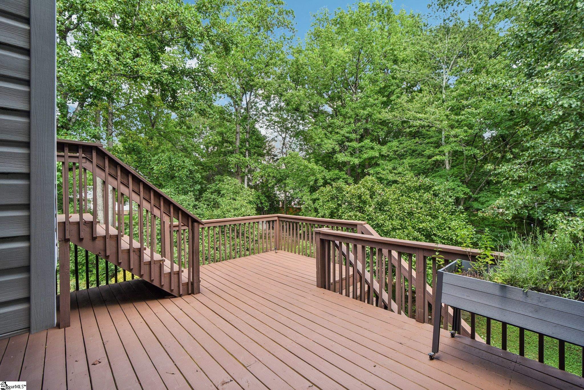 710 Pineapple Pointe