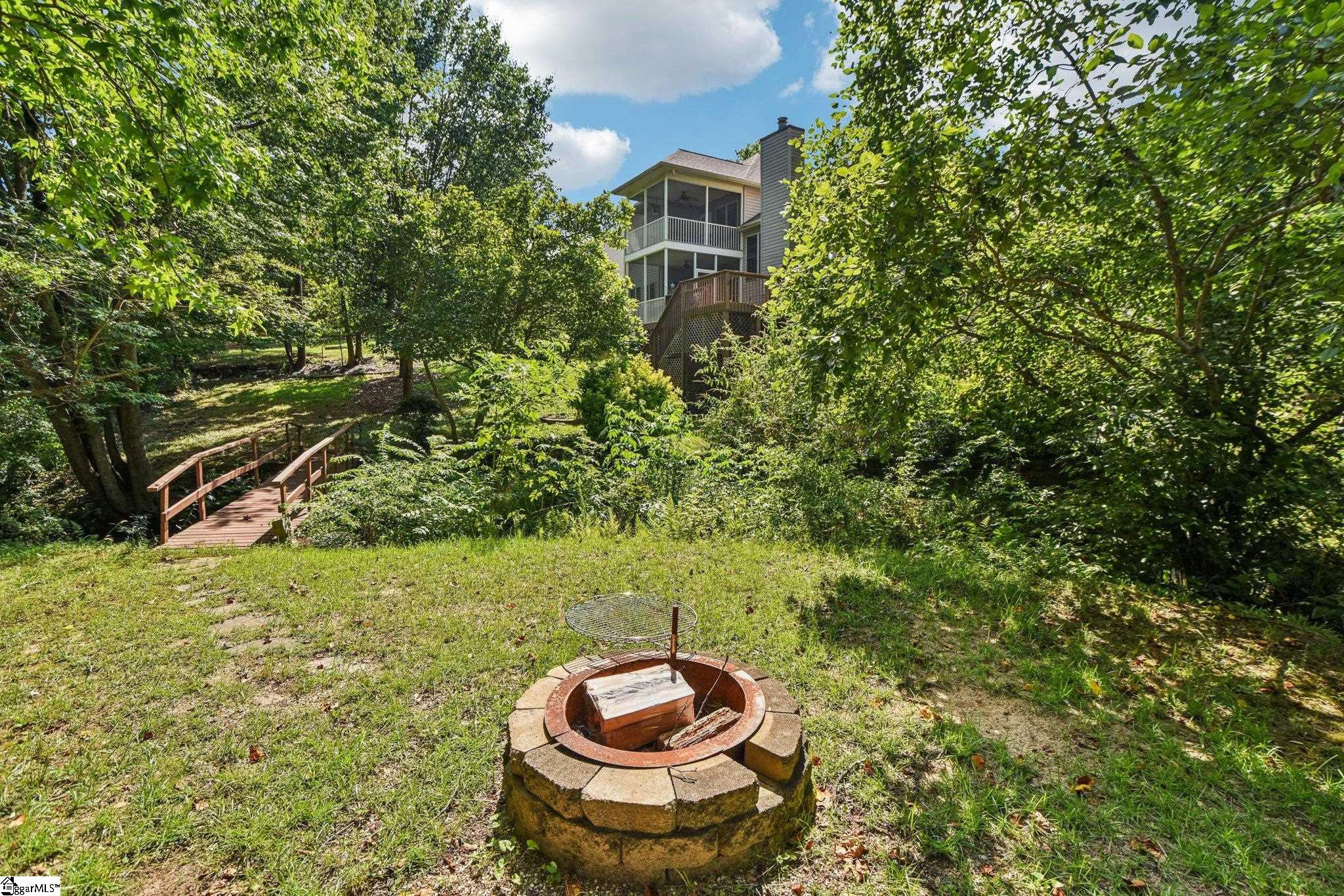 710 Pineapple Pointe