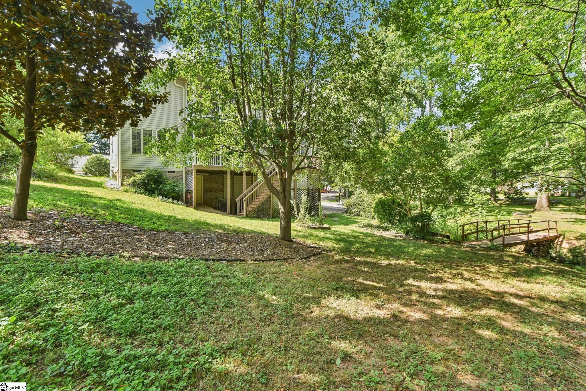 710 Pineapple Pointe