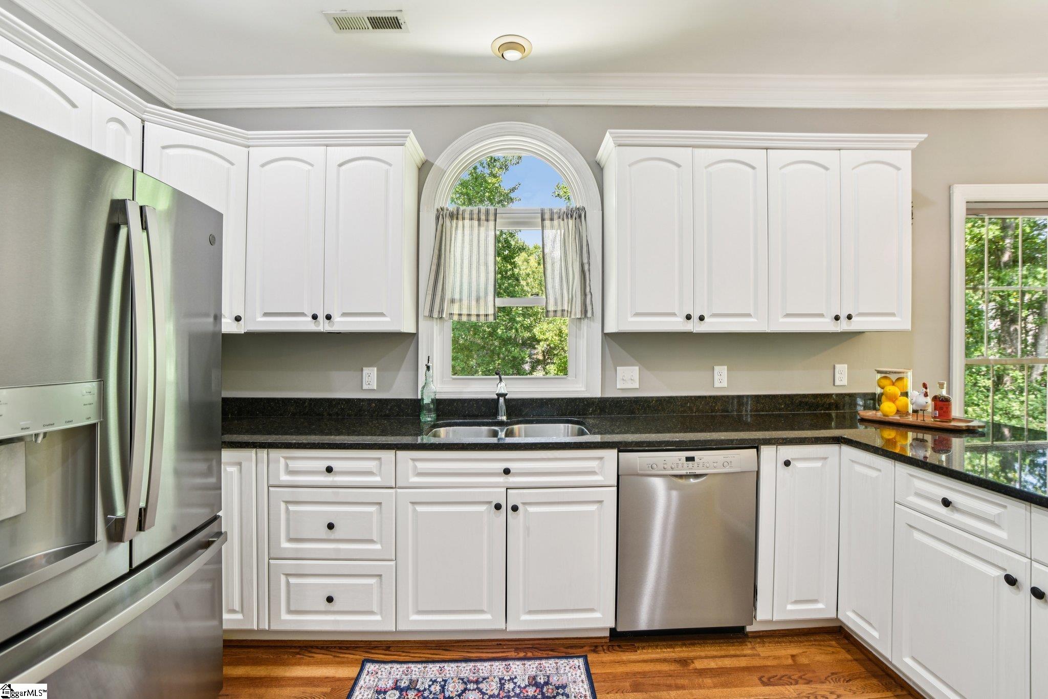 710 Pineapple Pointe