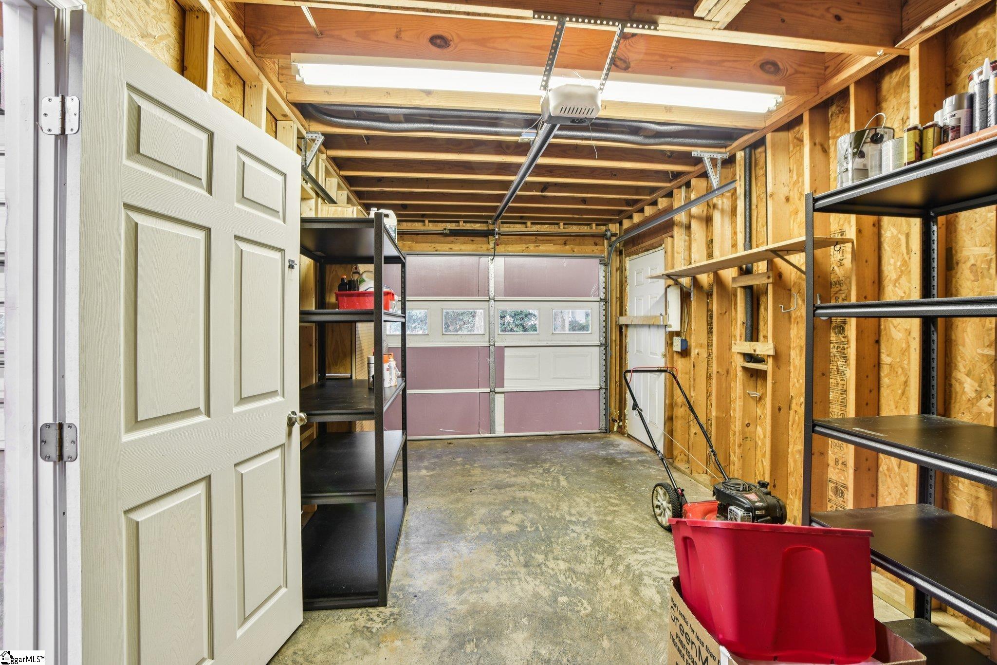 710 Pineapple Pointe