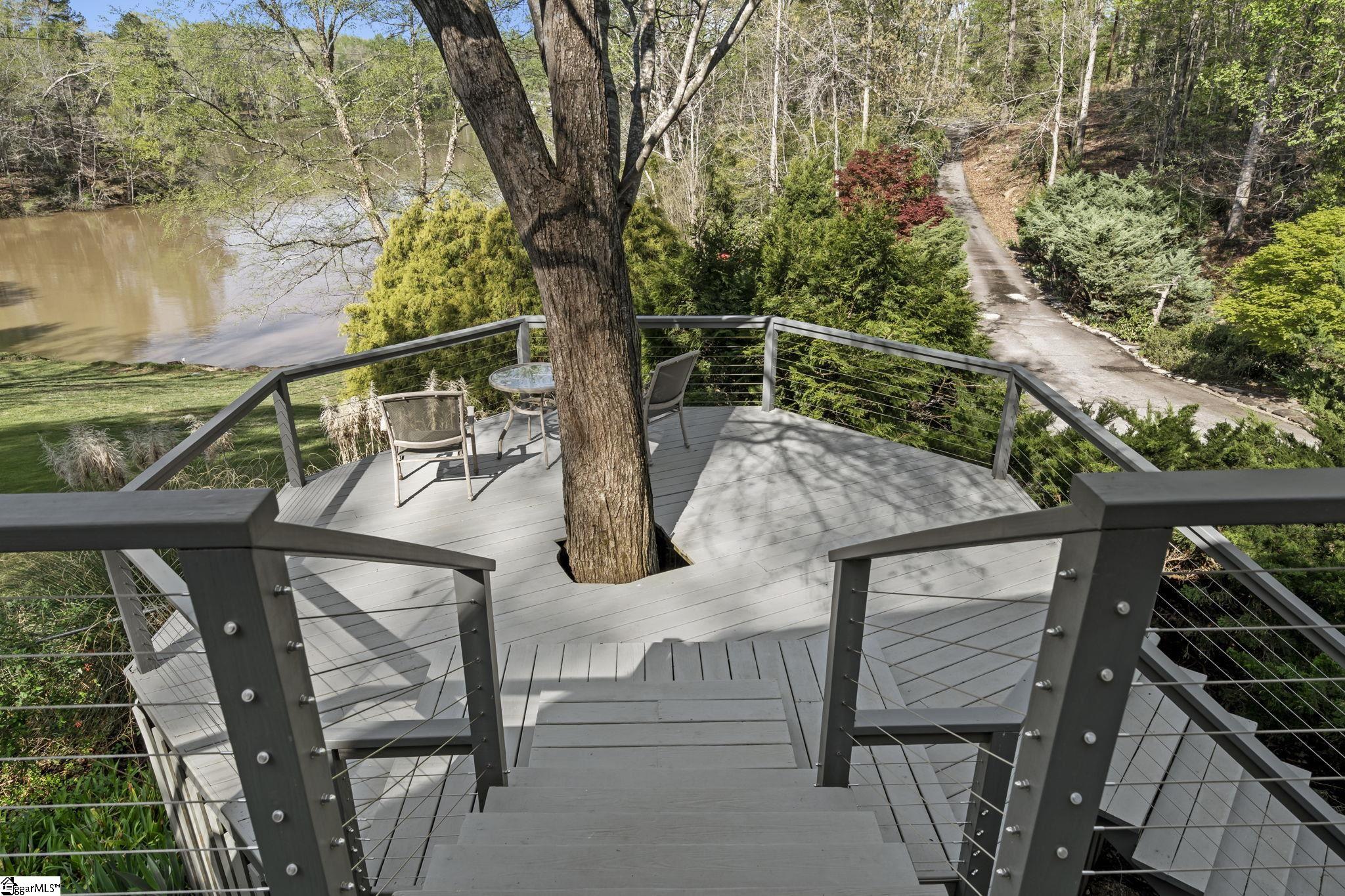 41 Lake Ridge Drive