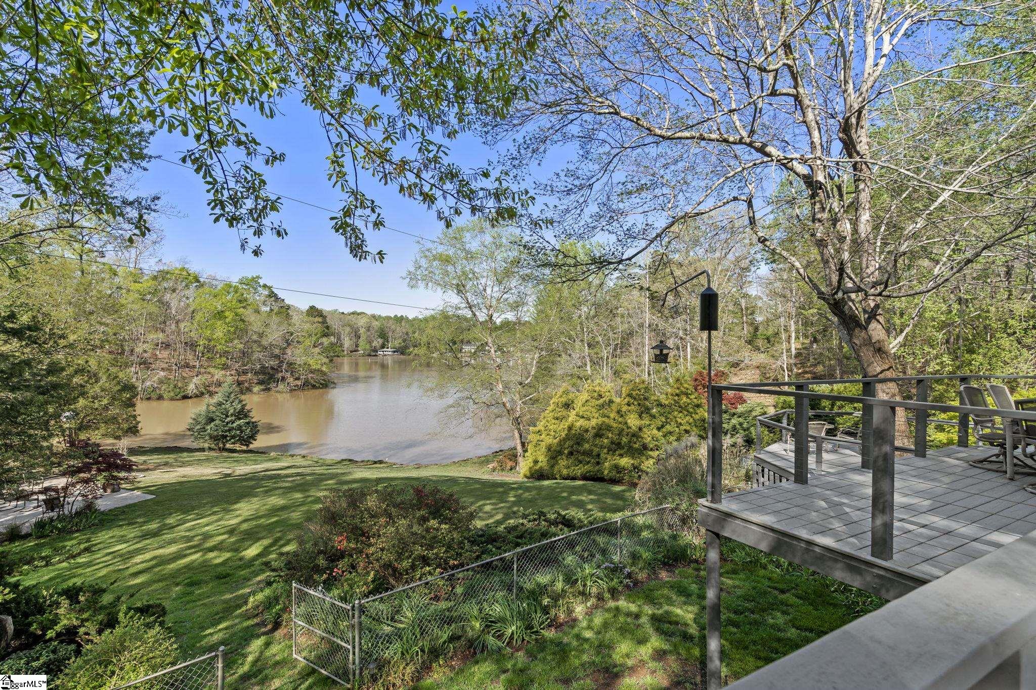 41 Lake Ridge Drive