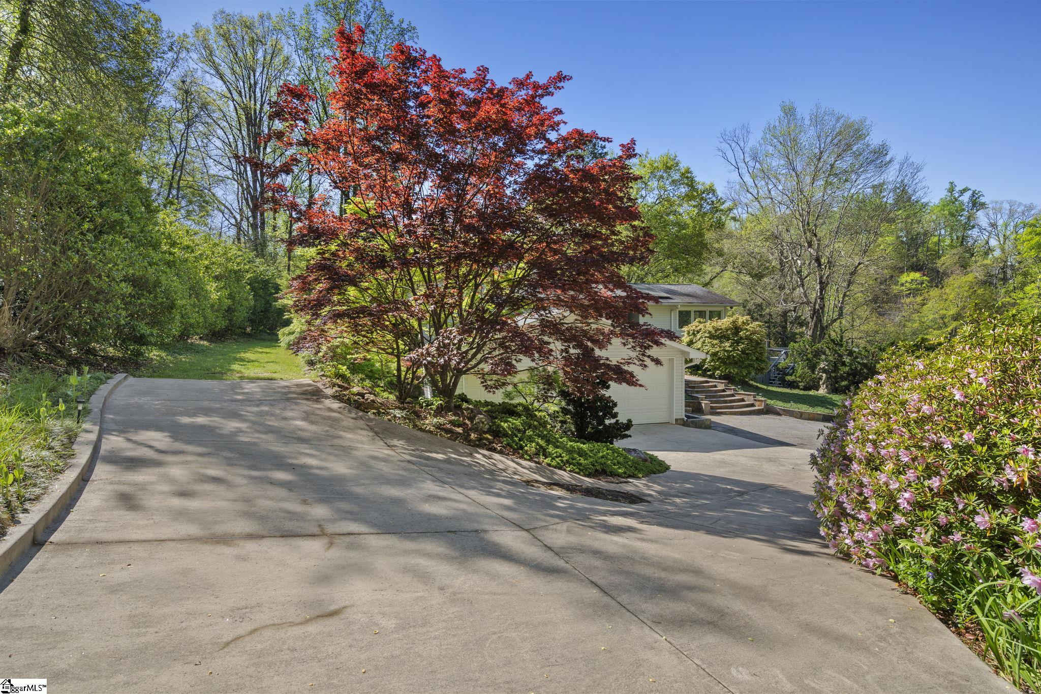 41 Lake Ridge Drive