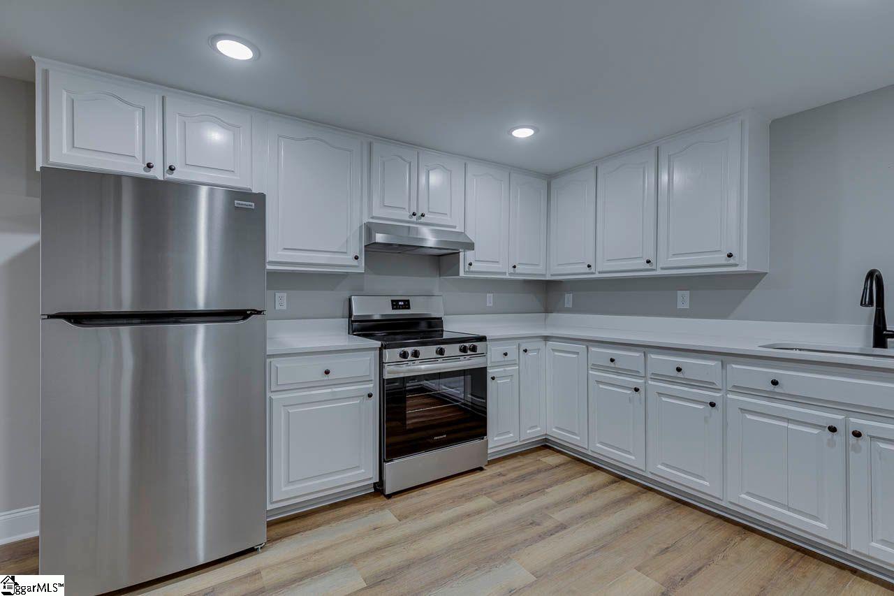 102 Elizabeth Drive, Greenville