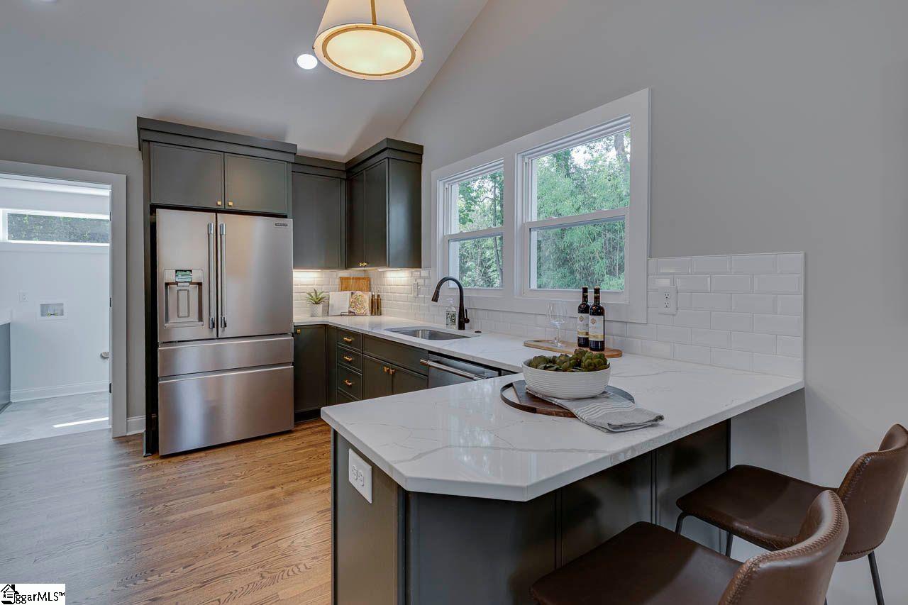 102 Elizabeth Drive, Greenville