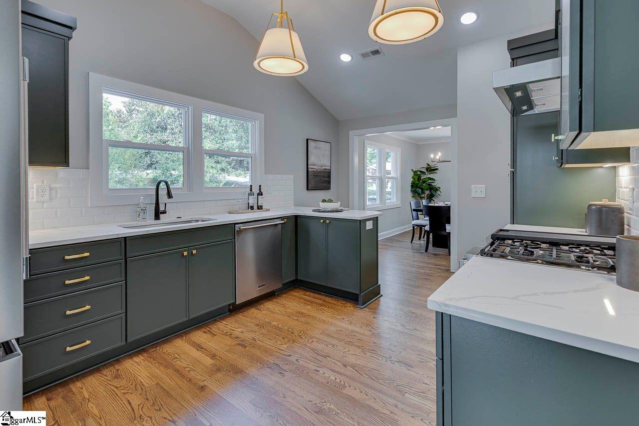 102 Elizabeth Drive, Greenville