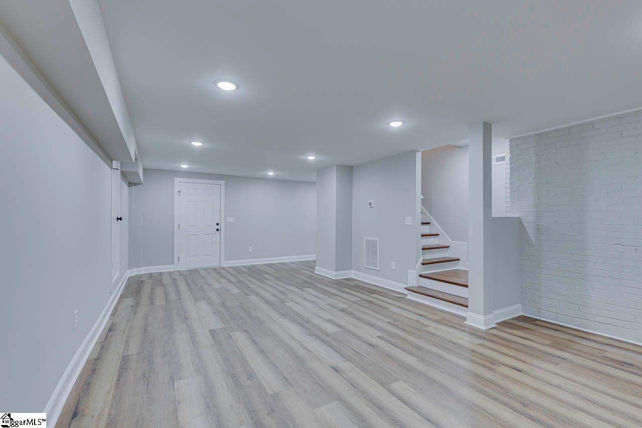 102 Elizabeth Drive, Greenville