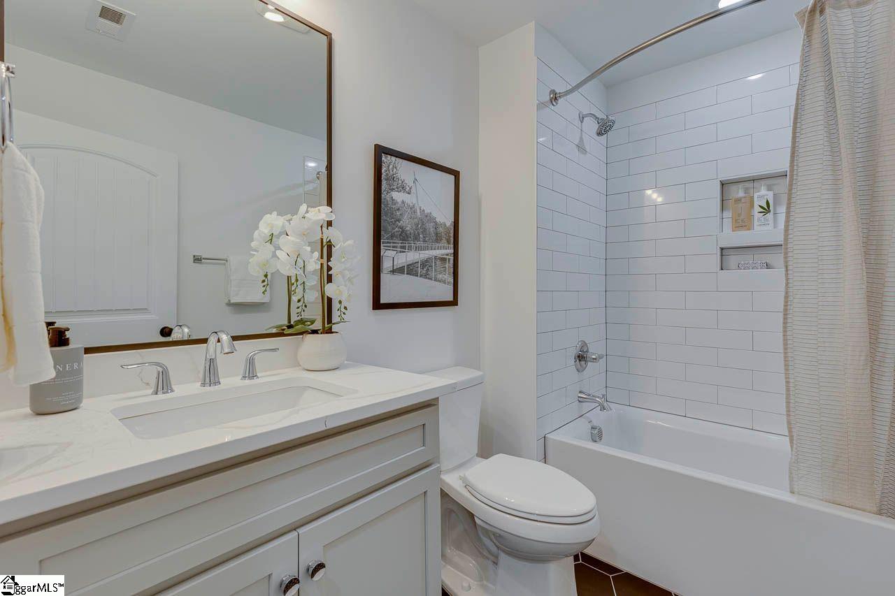 102 Elizabeth Drive, Greenville