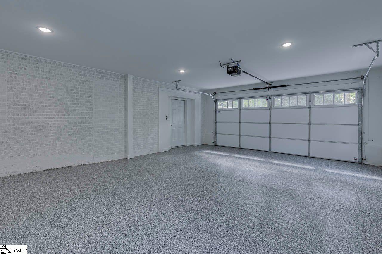 102 Elizabeth Drive, Greenville