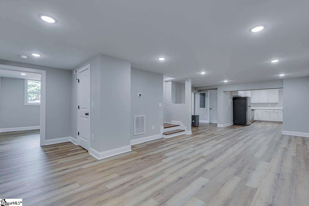 102 Elizabeth Drive, Greenville