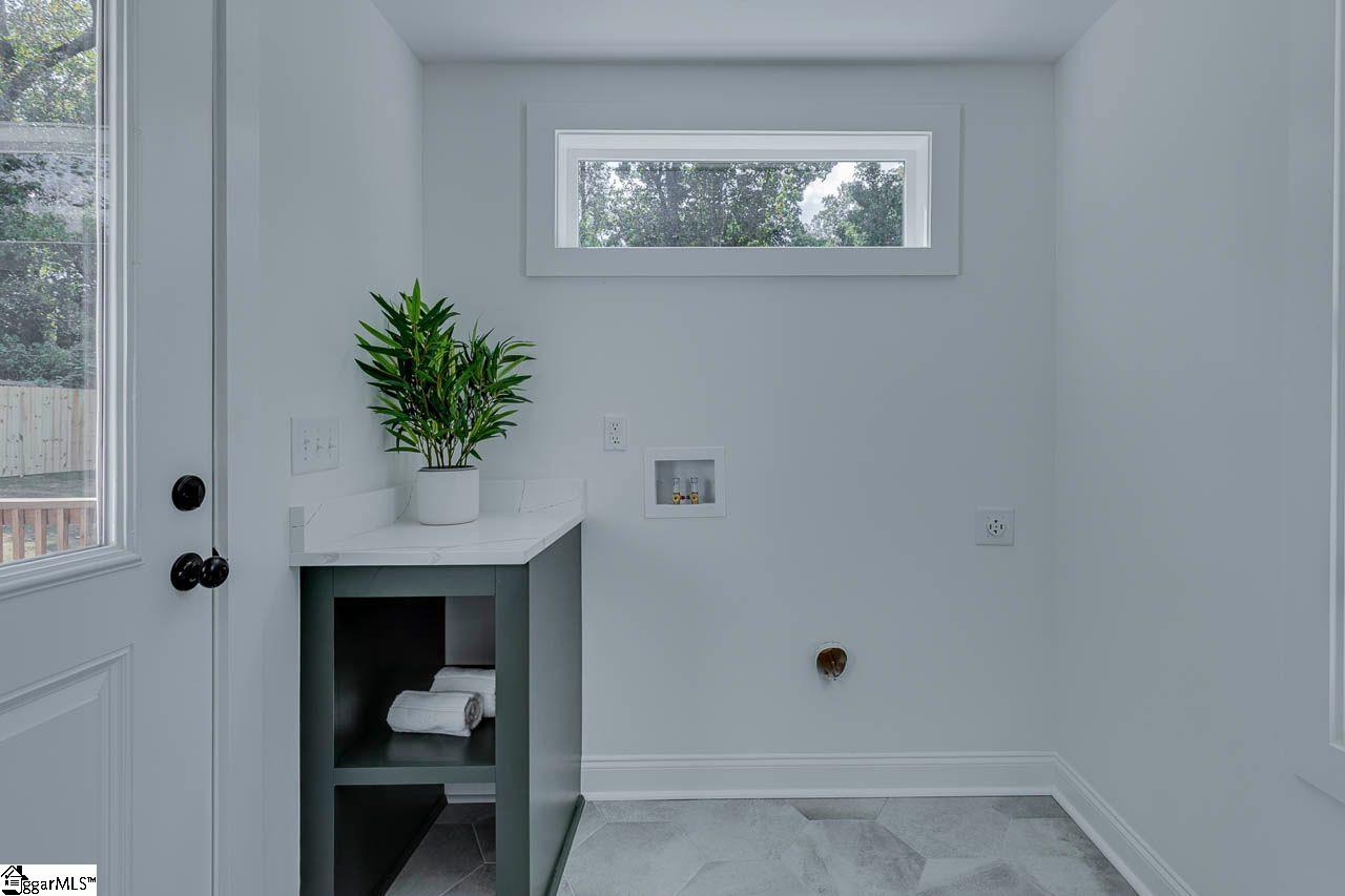 102 Elizabeth Drive, Greenville