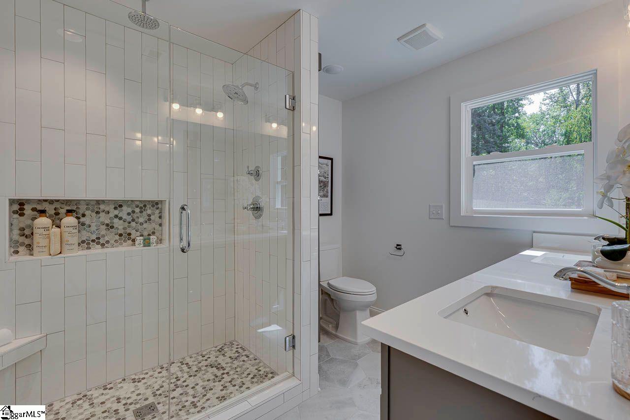 102 Elizabeth Drive, Greenville