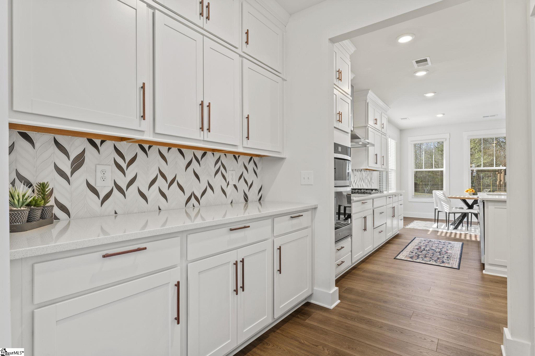 3467 Six Mile Highway