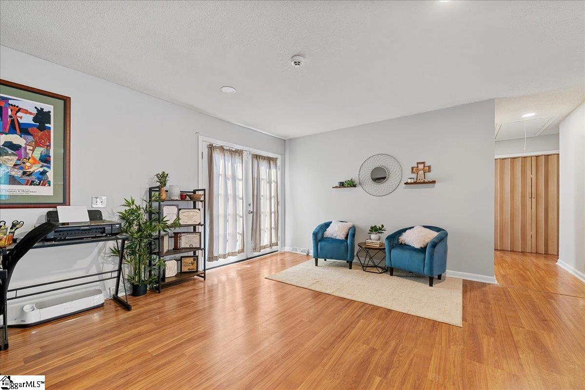 100 Fernande Drive