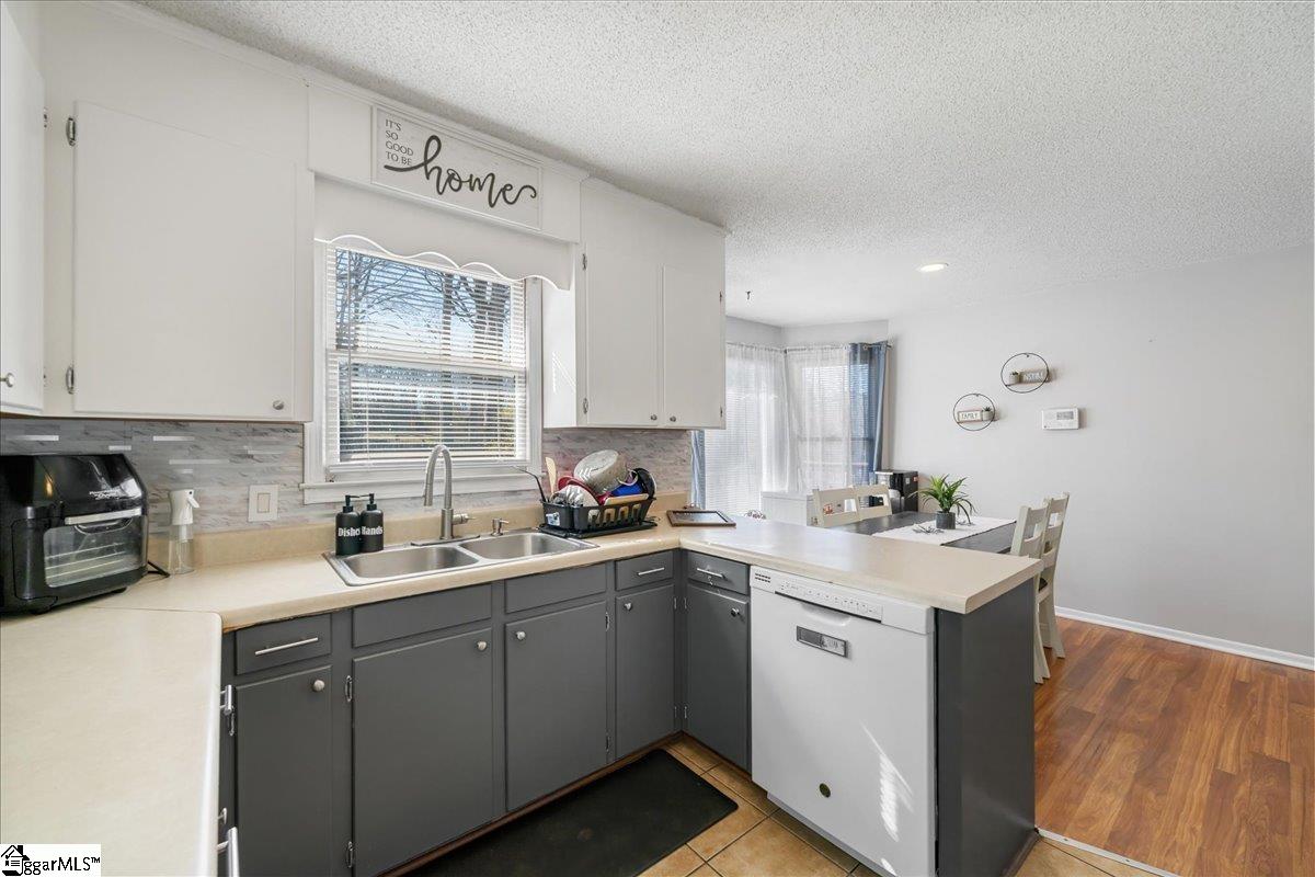 100 Fernande Drive