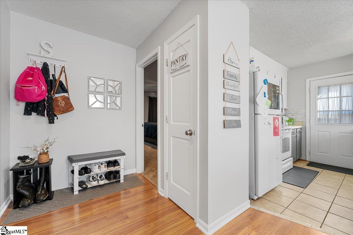 100 Fernande Drive
