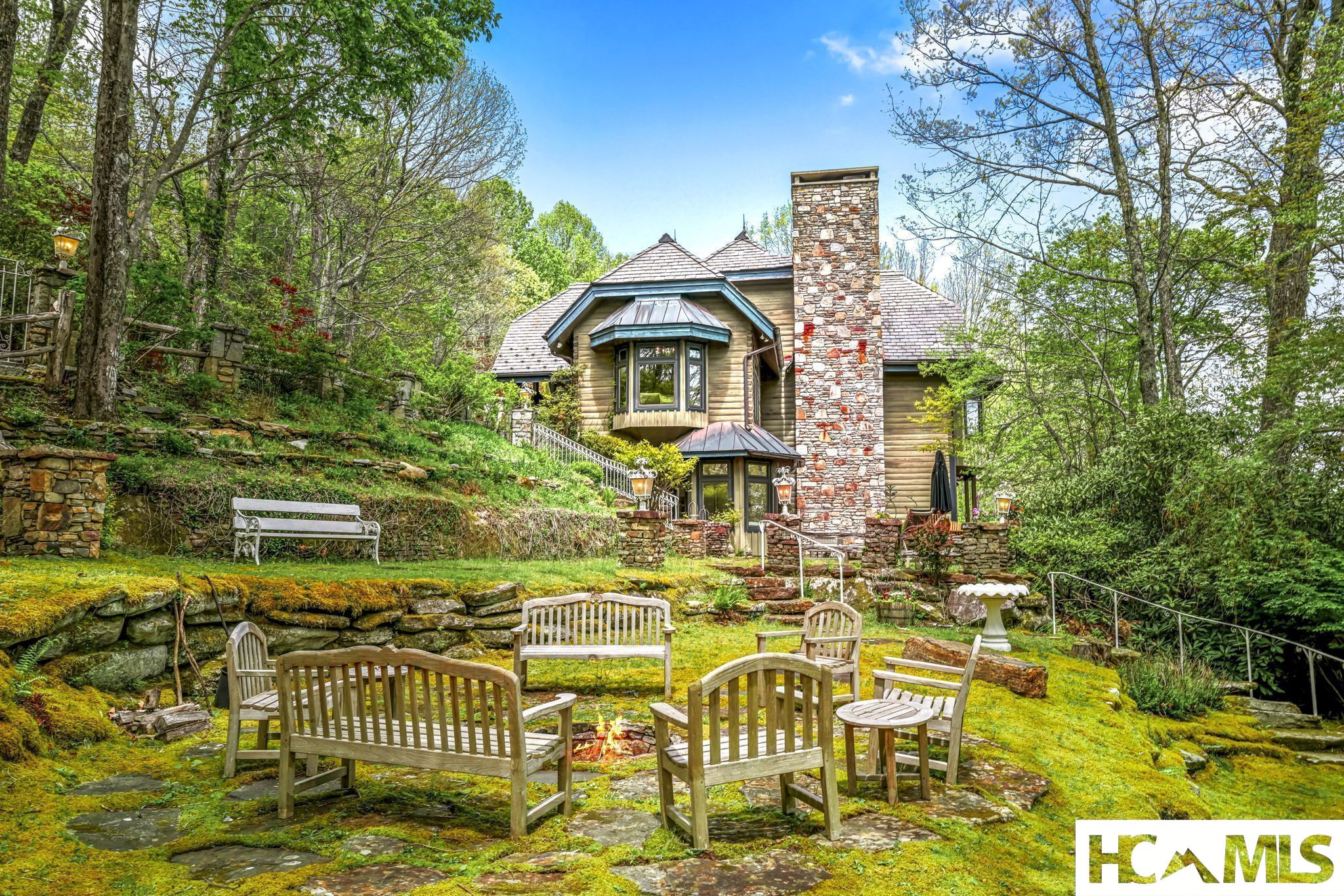 1052 Toxaway Drive