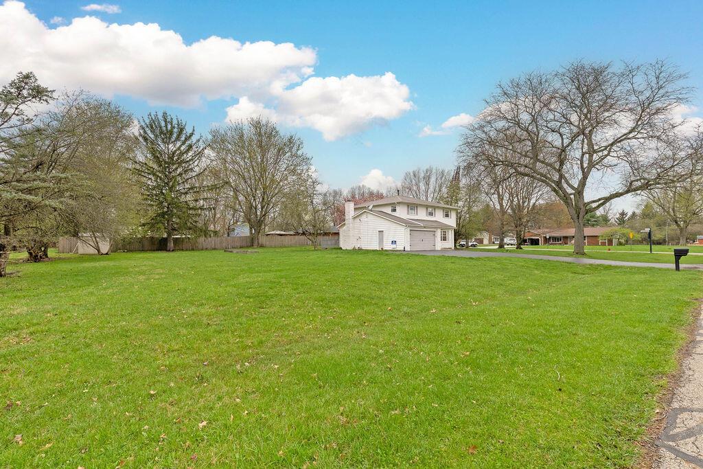 6899 Cedar Brook Glen