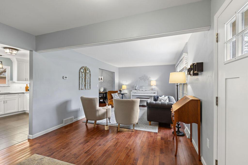 6899 Cedar Brook Glen