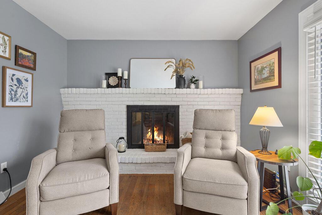 6899 Cedar Brook Glen
