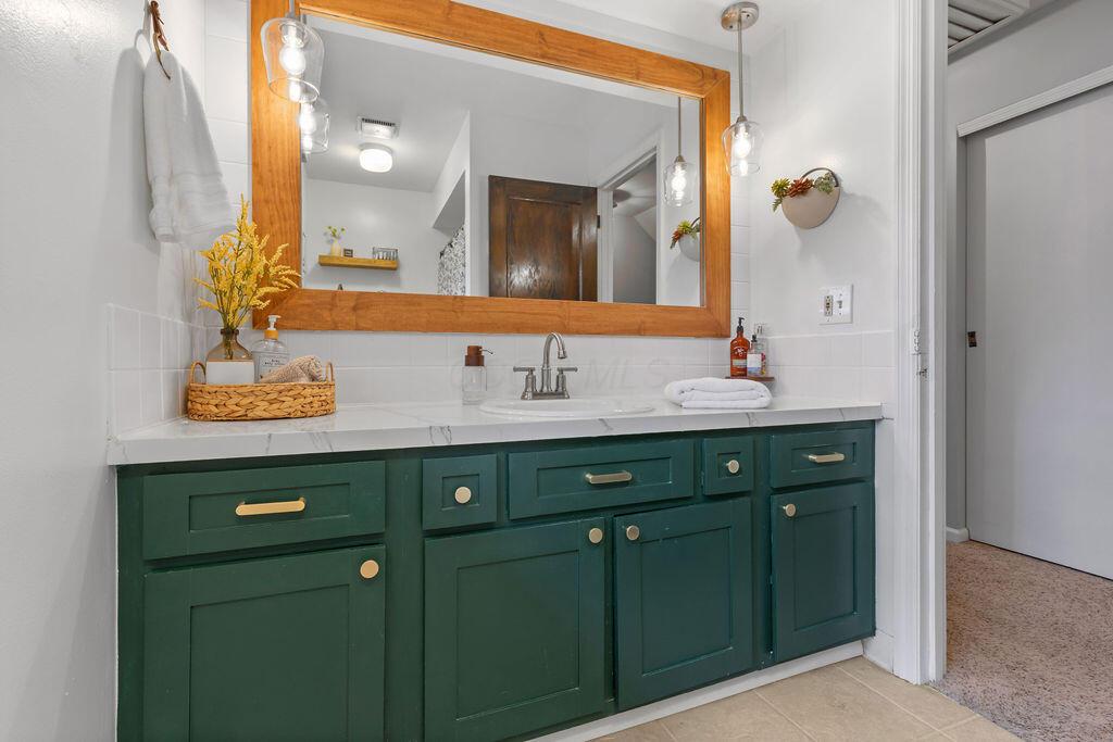 6899 Cedar Brook Glen