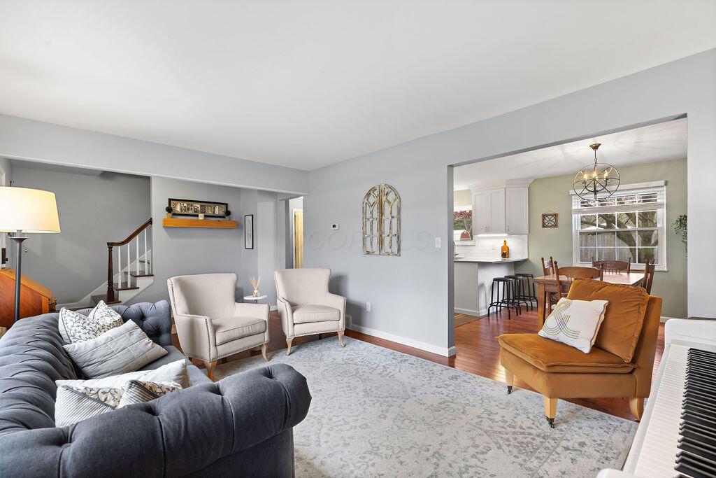 6899 Cedar Brook Glen
