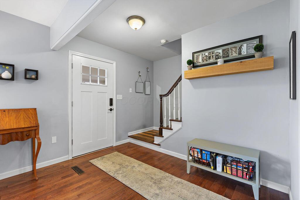 6899 Cedar Brook Glen