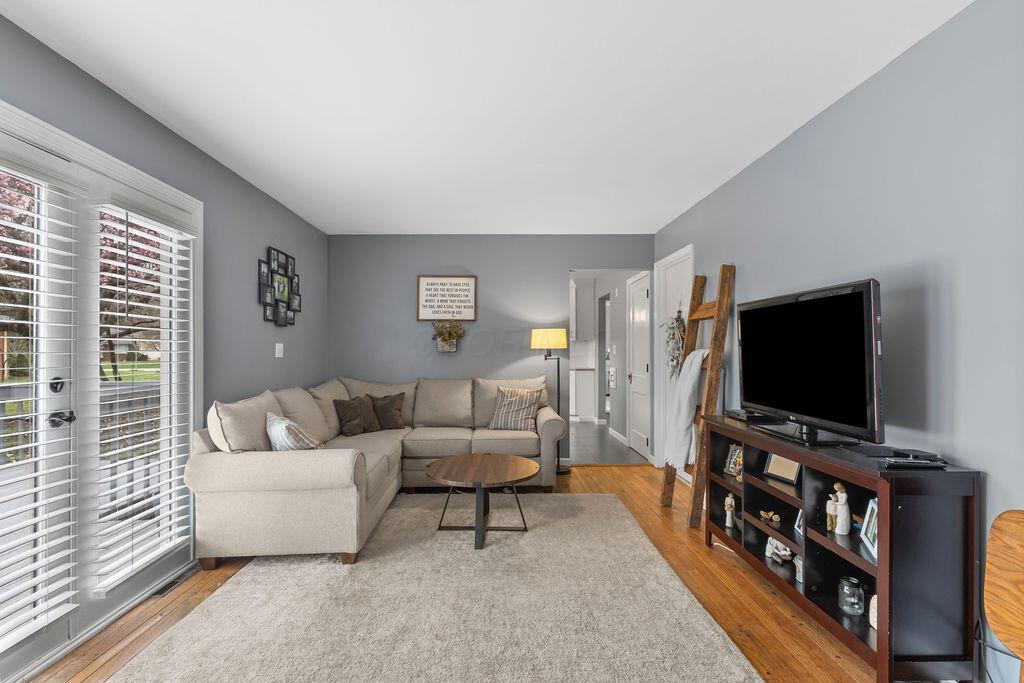 6899 Cedar Brook Glen