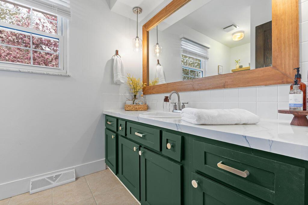 6899 Cedar Brook Glen