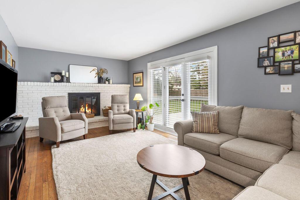 6899 Cedar Brook Glen