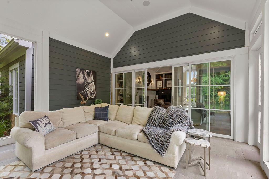 4056 Courter Road SW