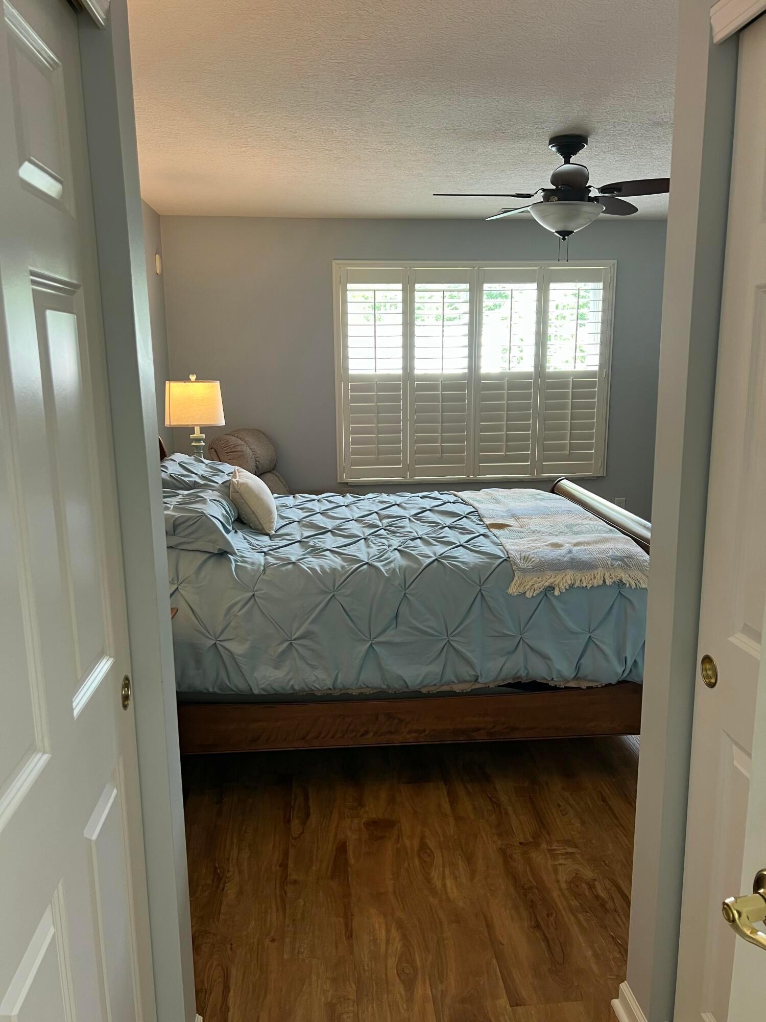 2244 Meadowlark Lane E, 2244